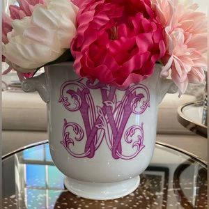 NWOT Flower's Vase with "W" / or any letter by request. 💕